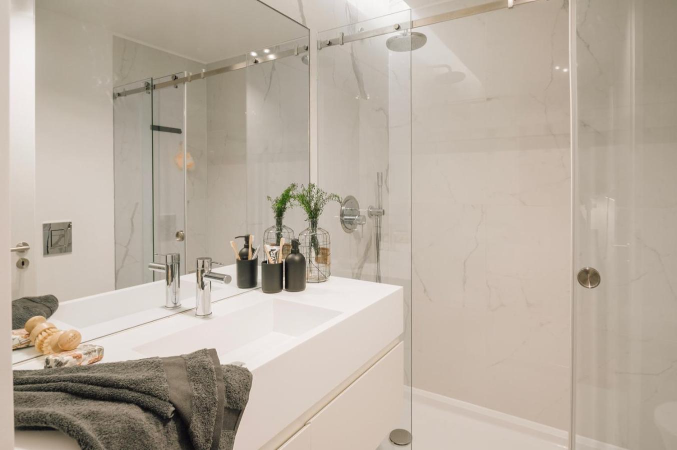 Belver - 1 Bedroom, Balcony And Parking In Arroios * Lisboa